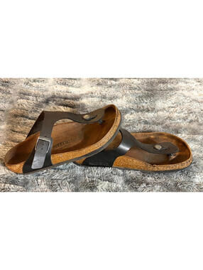Birkenstock Gizeh Thong Sandals in Brown EU Size 41 (US Women's Size 10)